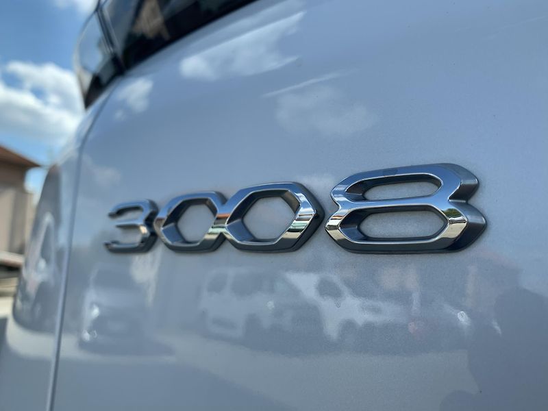 Peugeot 3008 GT 1,6 PT PHEV 165 kW EAT8 - fotka 24 z 29