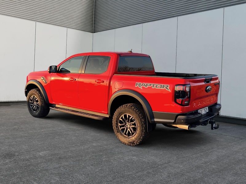Ford Ranger (2023) RAPTOR 215kW TAŽNÝ ASIST 1CZ - fotka 3 z 29