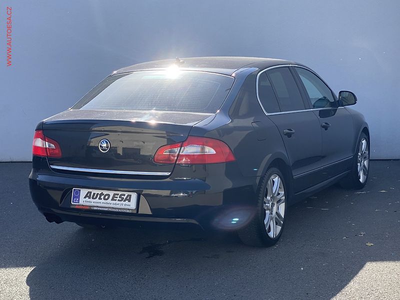 Škoda Superb (2011) 1.4 TSi, Elegance, TZ - fotka 4 z 17