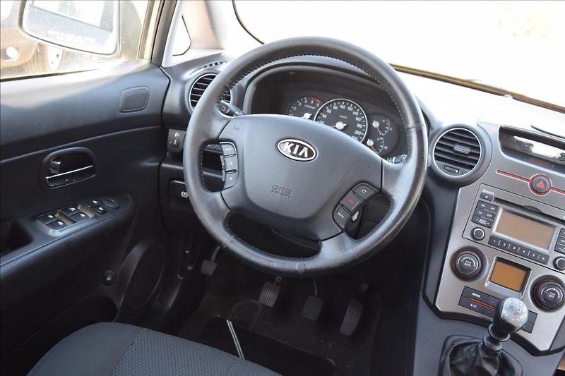 Kia Carens 1,6 CRDI 85KW NÍZKÉ KM VÝHŘEV - fotka 31 z 51