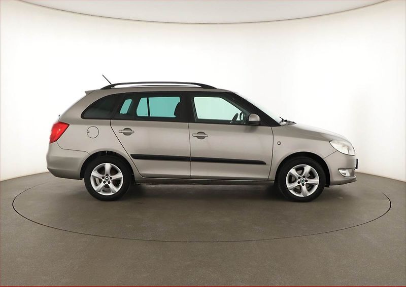 Škoda Fabia (2014) 1.2 TSI, ČR,1.maj, Tempomat - fotka 6 z 15