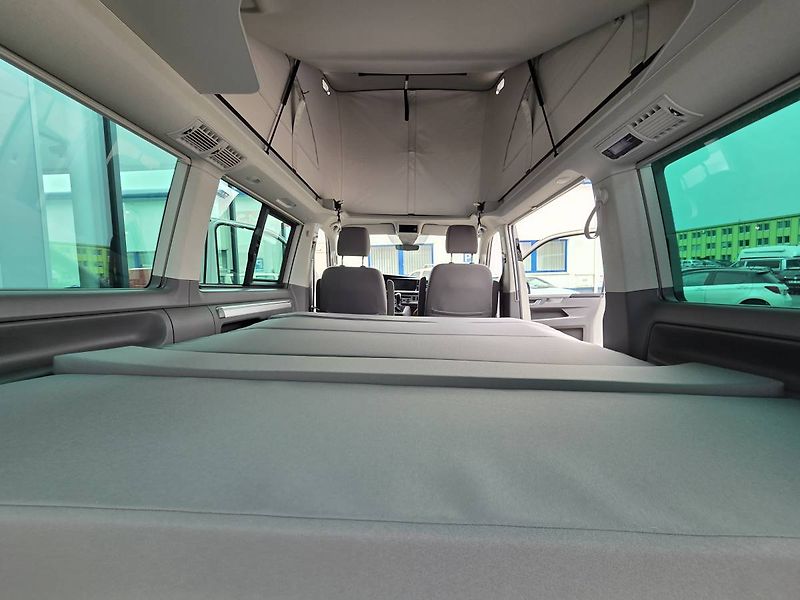 Volkswagen California 2.0 TDI DSG 4M Beach 7míst - fotka 26 z 75