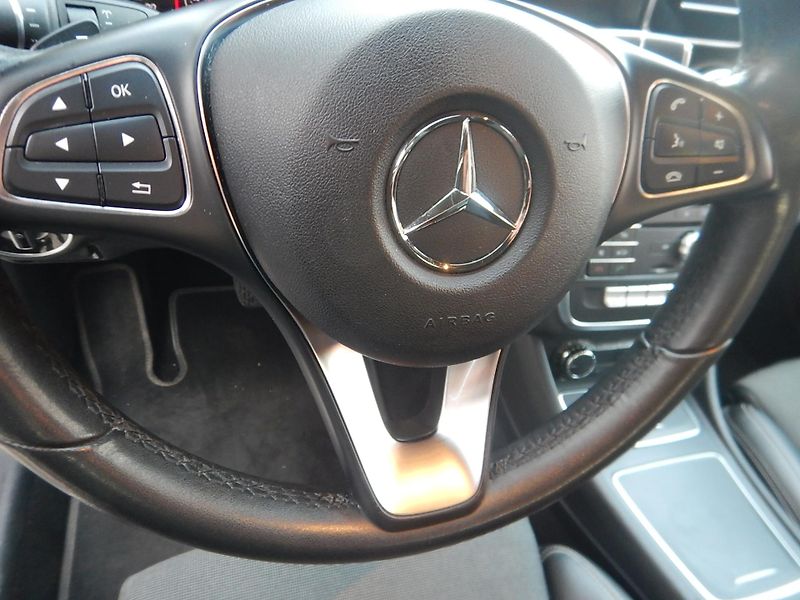 Mercedes-Benz Třídy A REZERVACE - fotka 18 z 28