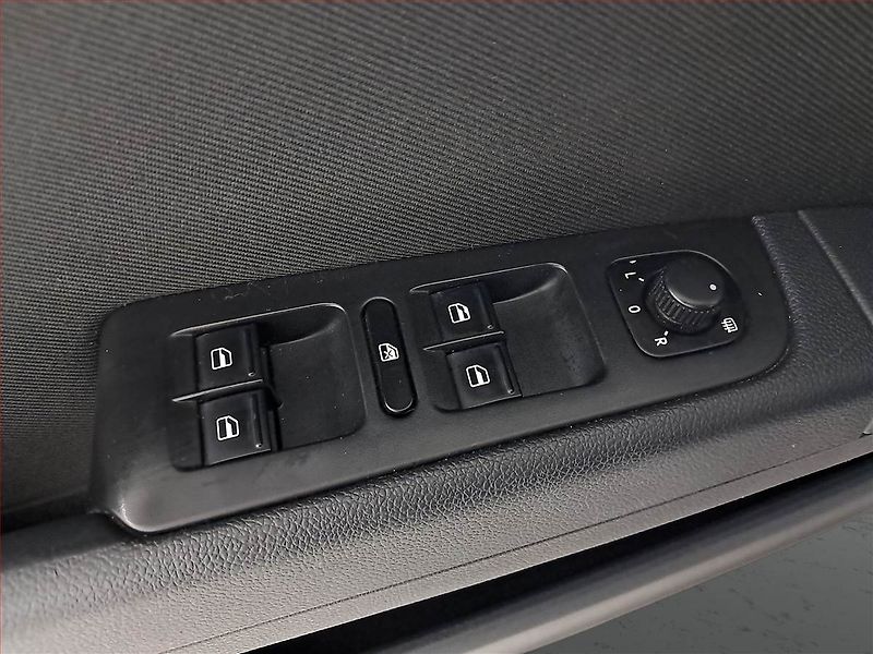 Škoda Superb (2013) Ambition 2.0 TDI, Xenony - fotka 23 z 25