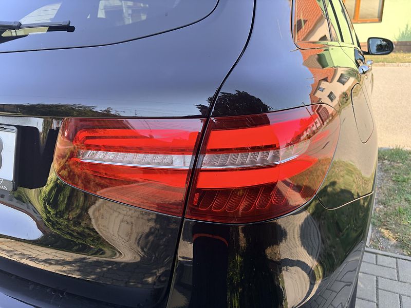 Mercedes-Benz GLC 220D 4MATIC - fotka 6 z 49