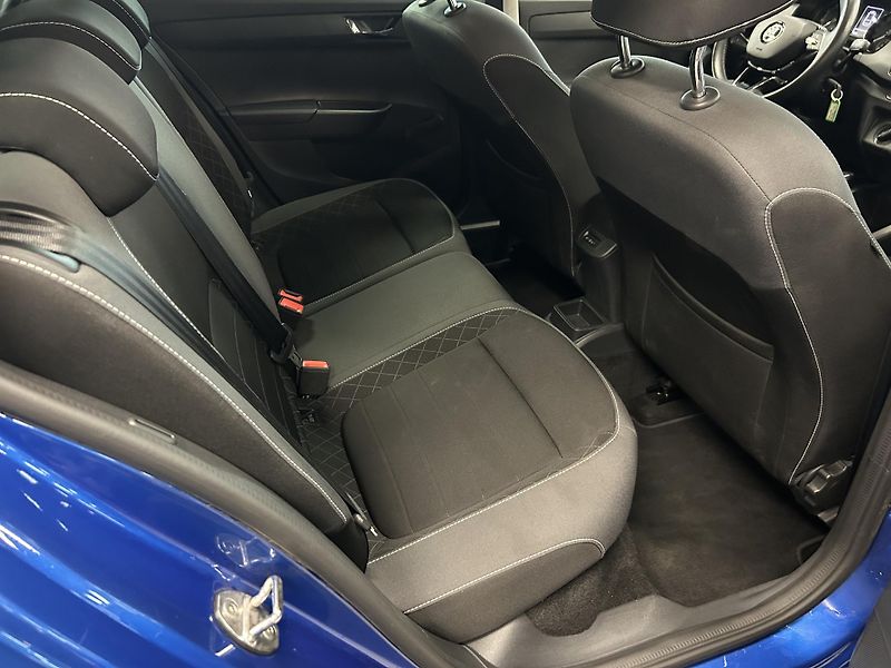 Škoda Fabia (2022) 1.0TSi Ambition TOP - fotka 19 z 22