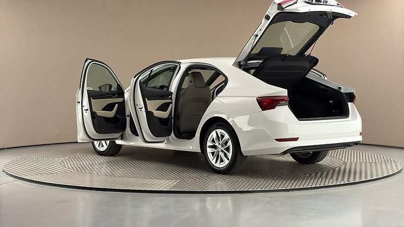Škoda Octavia 2.0 TDI Style - fotka 7 z 25