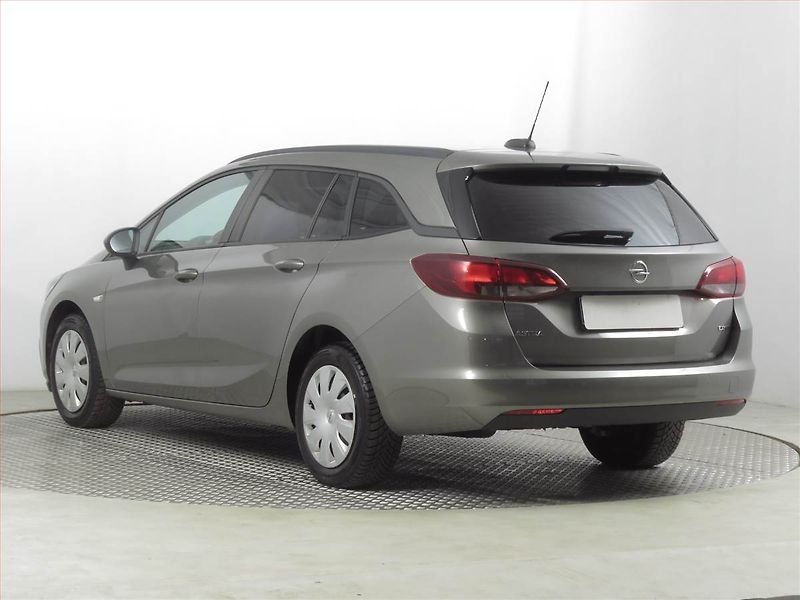 Opel Astra (2017) 1.6 CDTI, Serv.kniha, Tempomat - fotka 4 z 16