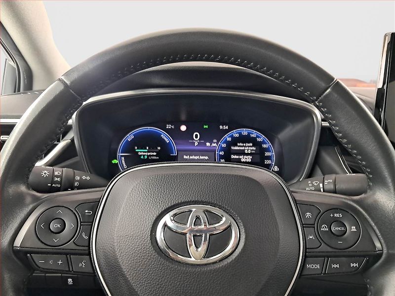 Toyota Corolla (2023) 1.8 Hybrid - fotka 17 z 20