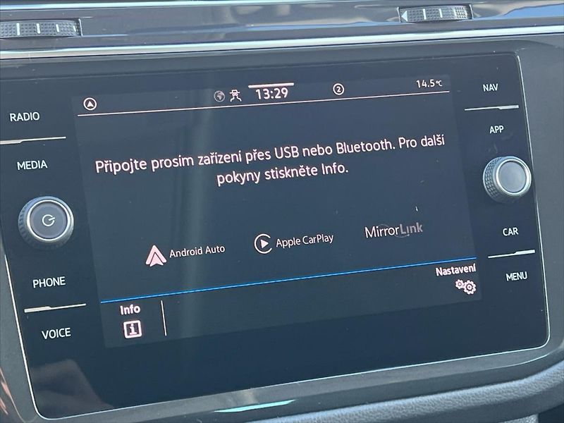 Volkswagen Tiguan 1,5 TSi 110 kW 7DSG ELEGANCE - fotka 23 z 26