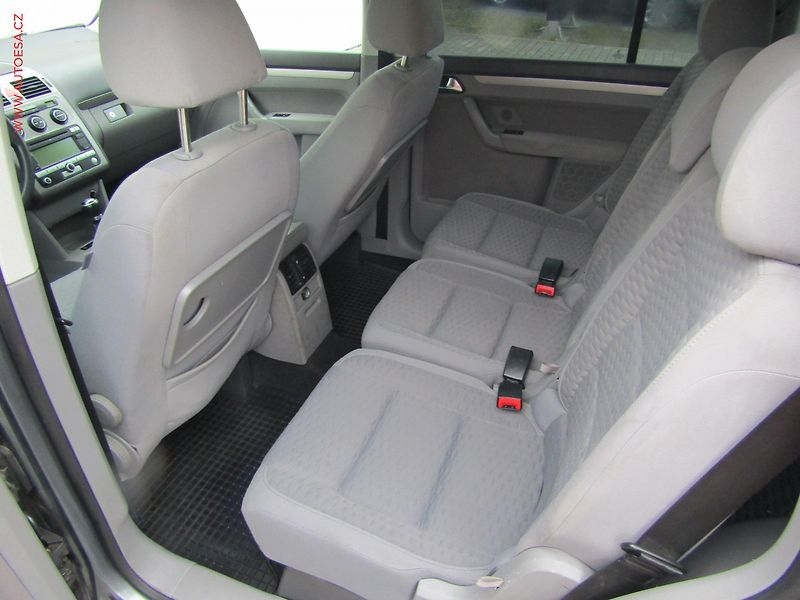 Volkswagen Touran (2006) 1.4TSi, autoAC, temp - fotka 10 z 15