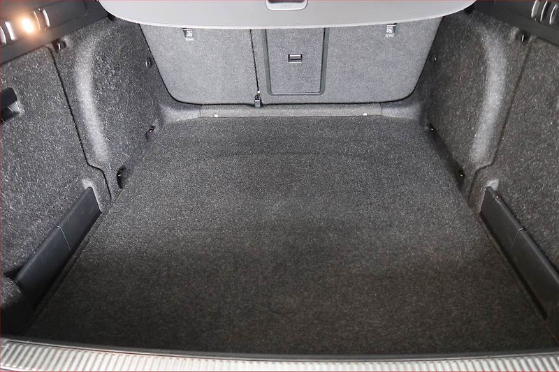 Škoda Superb (2018) Style 1.6 TDI, Navi, Bi-Xenony - fotka 14 z 19
