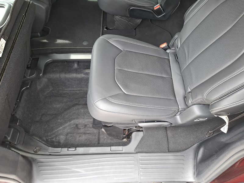 Chrysler Pacifica (2020) 3,6LV6 SPORT,DVD,ALU REZERVACE - fotka 17 z 34