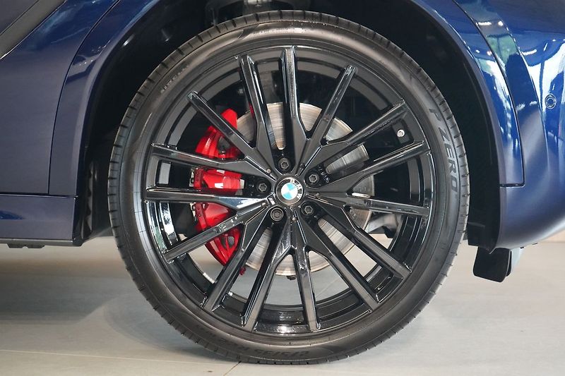 BMW X6 30d xDrive, Vzudch, Masáž - fotka 7 z 48