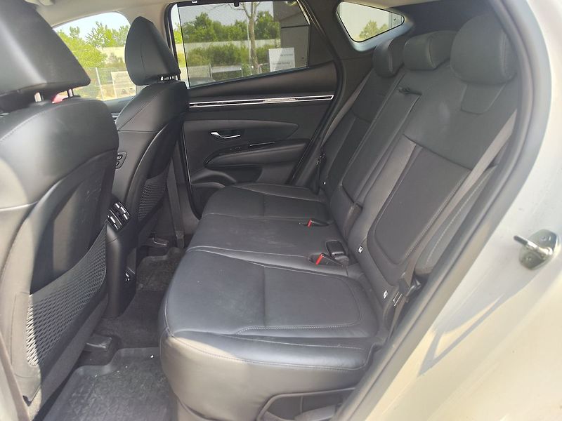 Hyundai Tucson 1.6 T-GDi/169kW HEV Style 4x4 - fotka 16 z 46