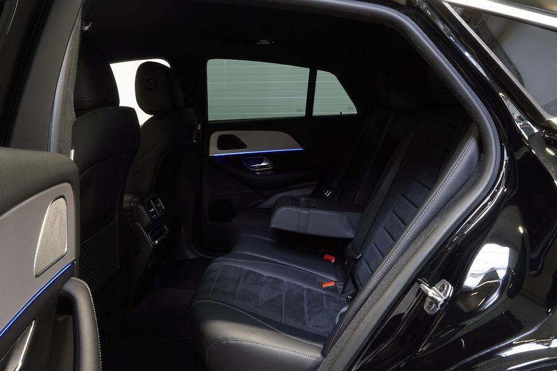 Mercedes-Benz GLE 300d,4matic,AMG,ČR,Tažné,360 - fotka 19 z 36