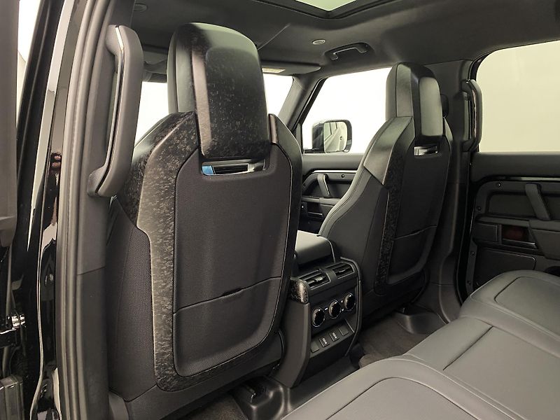 Land Rover Defender (2026) OCTA BLACK AWD AUT - fotka 78 z 82