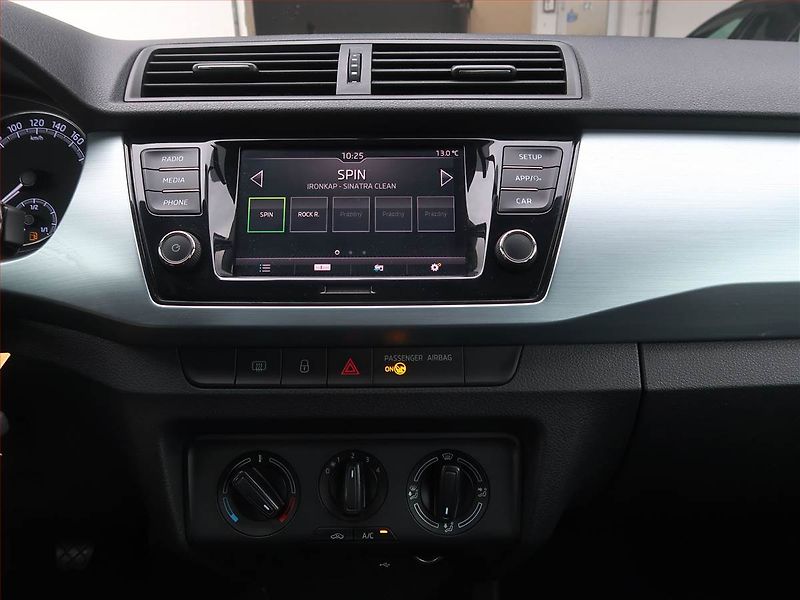 Škoda Fabia (2018) 1.0 TSI, ČR,1.maj, Tempomat - fotka 12 z 15