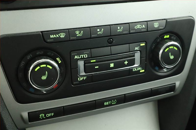 Škoda Octavia (2012) 1.4 TSI, Serv.kniha, Xenony - fotka 13 z 15