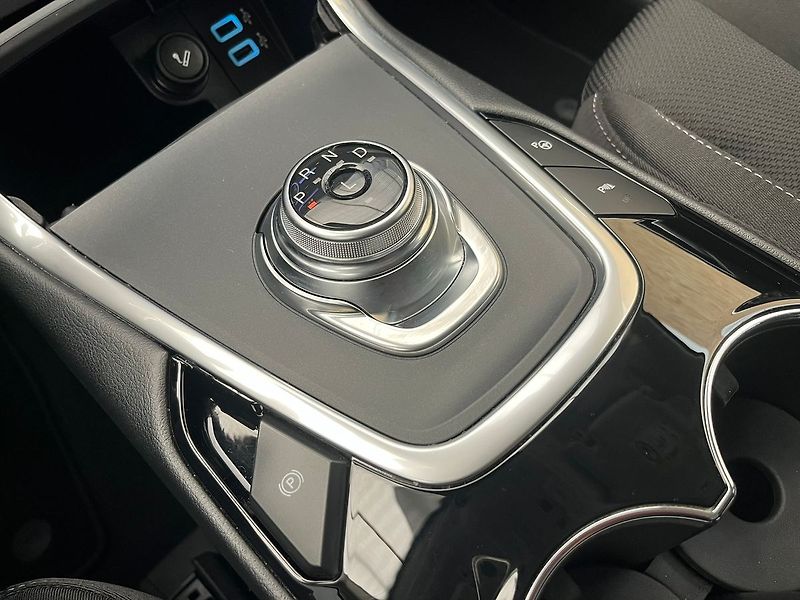 Ford S-MAX 2,5 HEV Titanium 7míst - fotka 25 z 70