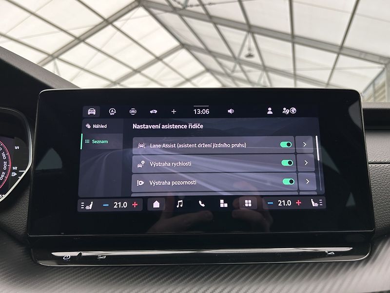 Škoda Octavia 2.0 TDI SportLine - fotka 14 z 29