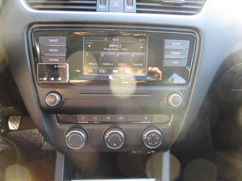 Škoda Octavia 1,6TDI-81KW-KOUPENA v ČR+STK - fotka 11 z 15