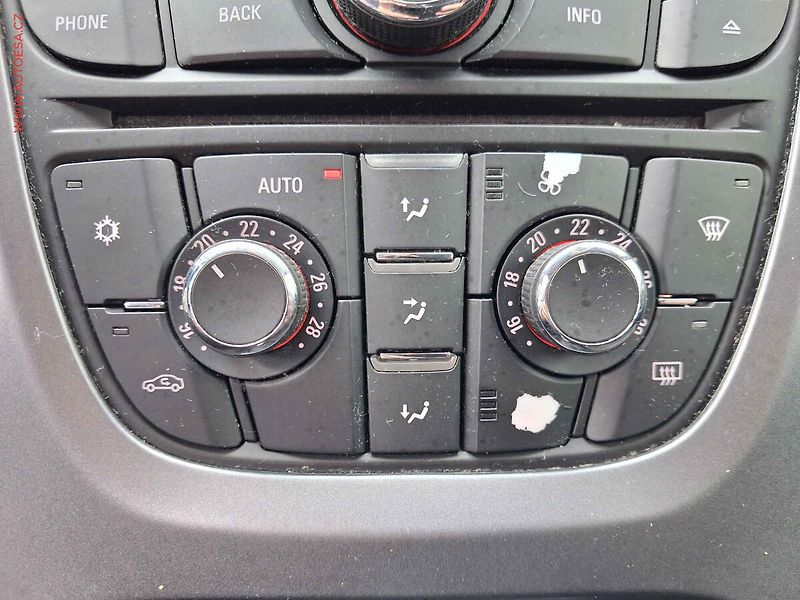 Opel Astra (2014) 2.0CDTi, ČR, AC, temp - fotka 15 z 16