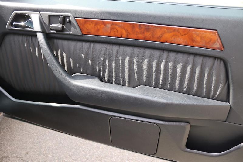 Mercedes-Benz 124 E320 CABRIO 162kW - fotka 41 z 50