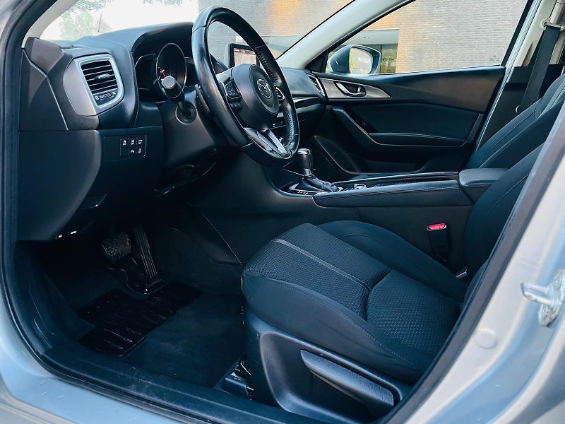 Mazda 3 2.0i AUTOMAT LED KAMERA VÝHŘEV - fotka 27 z 48