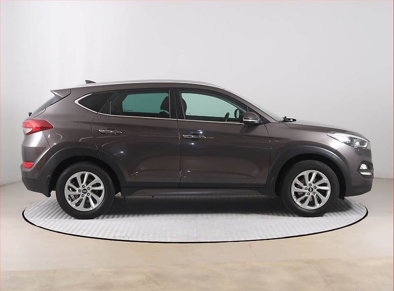 Hyundai Tucson (2016) 1.6 GDI, Serv.kniha, Navi - fotka 6 z 17