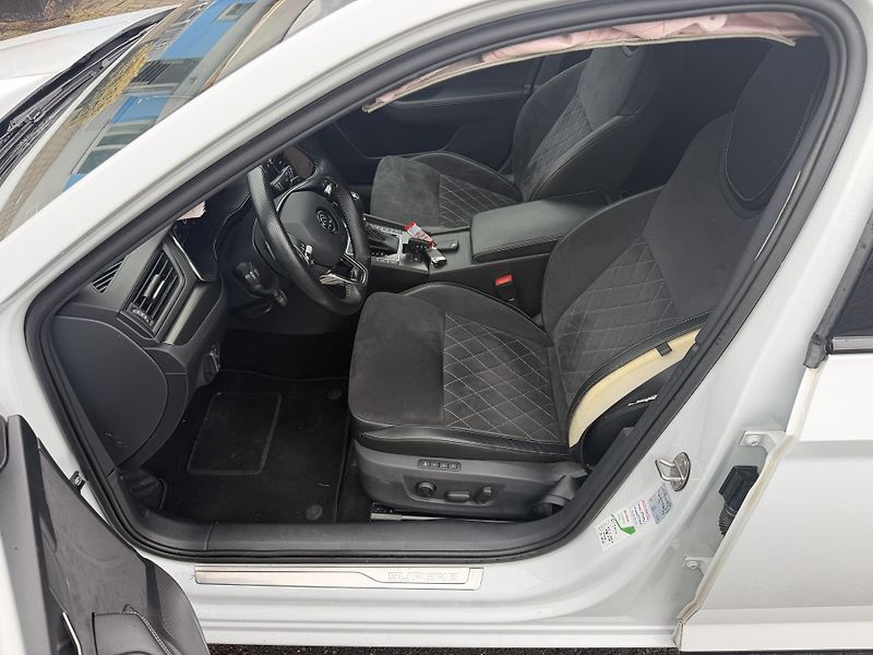 Škoda Superb 2,0TDi 147kW 4x4 DSG SPORTLINE - fotka 12 z 20
