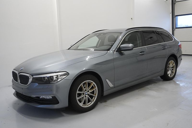 BMW Řada 5 (2018) 520D TOURING STEPTRONIC - fotografie inzerátu