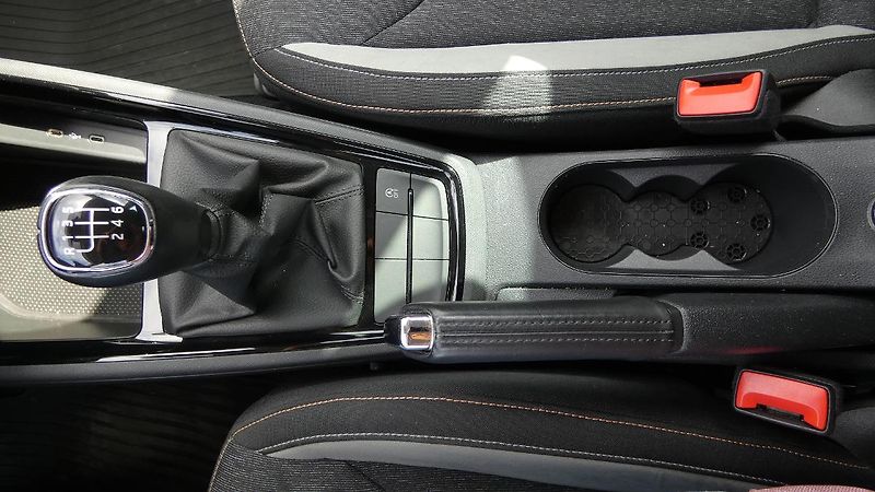 Škoda Scala 1.0 TSI Style - fotka 18 z 23