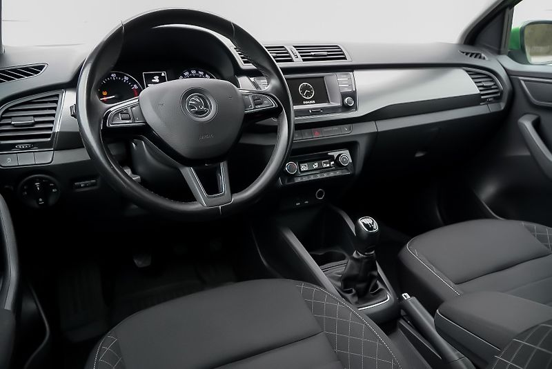 Škoda Fabia 1.2 TSI STYLE - fotka 16 z 26