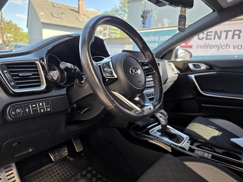 Kia Ceed (2019) 1.6-GT-LINE-AUTOMAT-TAŽNÉ - fotka 12 z 18