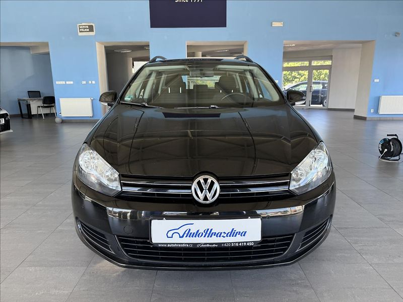 Volkswagen Golf 1,6   77kW,2.MAJITEL - fotka 2 z 22