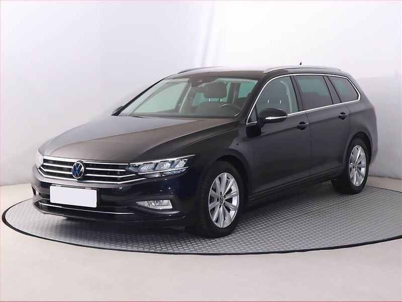 Volkswagen Passat (2023) 2.0 TDI - fotka 2 z 20