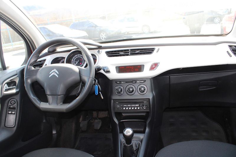 Citroën C3 (2012) REZERVACE - fotka 15 z 16