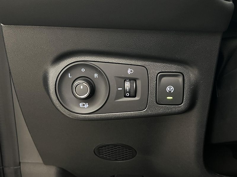 MG ZS 1.5 ICE ELEGANCE CZ 1.maj. - fotka 20 z 38