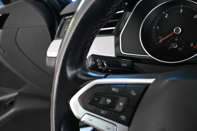 Volkswagen Passat (2023) 2.0 LED DSG ACC Kamera Tažné T - fotka 14 z 34