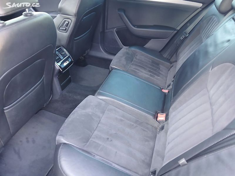 Škoda Superb 2.0 TDI 110kW - fotka 32 z 35