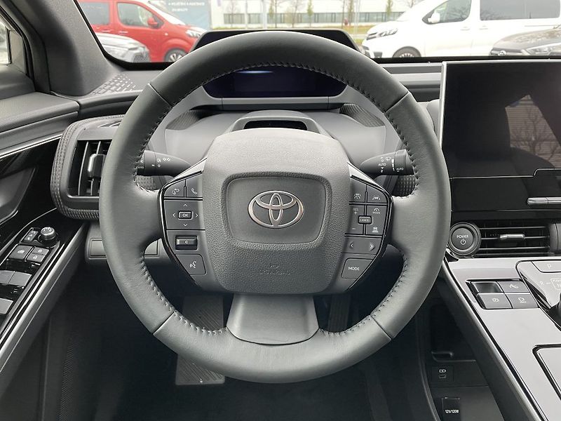 Toyota bZ4X Electric 2x4 150kW 204k - fotka 14 z 34