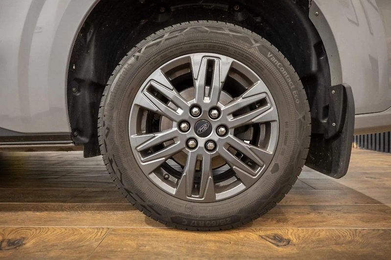 Ford Tourneo Custom 2.0 EcoBlue 125 kW 4x4 - fotka 46 z 48