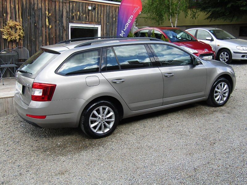 Škoda Octavia (2014) 1.6 TDI 77kW - fotka 10 z 40