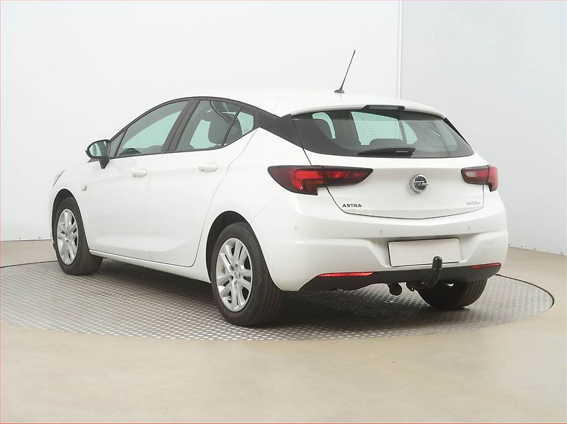 Opel Astra (2017) 1.0 Turbo, Tempomat - fotka 4 z 16
