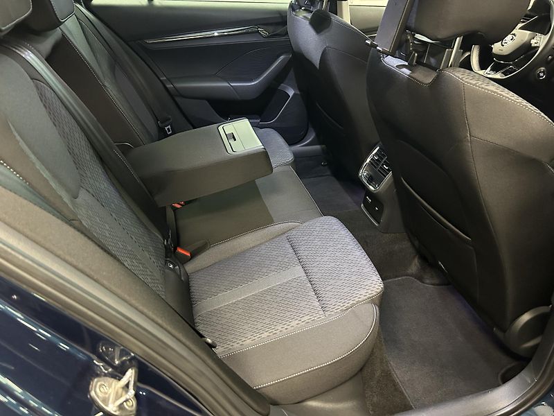Škoda Octavia (2023) 2.0TDi DSG 4x4 Styl LED HUD TZ - fotka 31 z 34