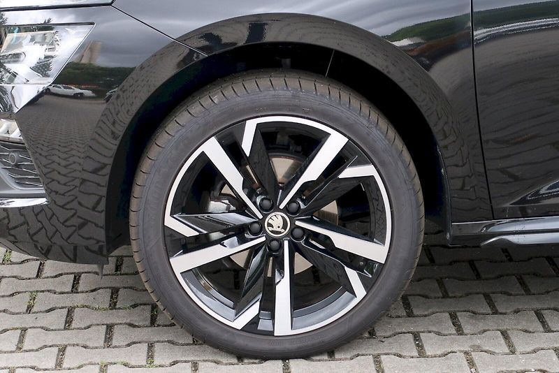 Škoda Kamiq (2024) Monte Carlo 1,0 TSI/ 85 kW DSG - fotka 30 z 31