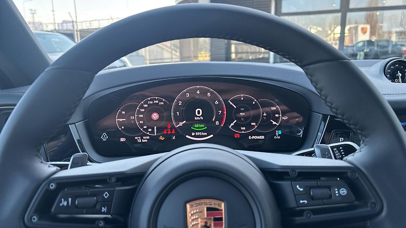 Porsche Cayenne (2026) E-Hybrid Coupé - fotka 24 z 24