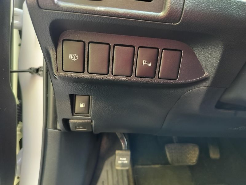 Lexus CT 200h plný servis v Lexusu  - fotka 12 z 32
