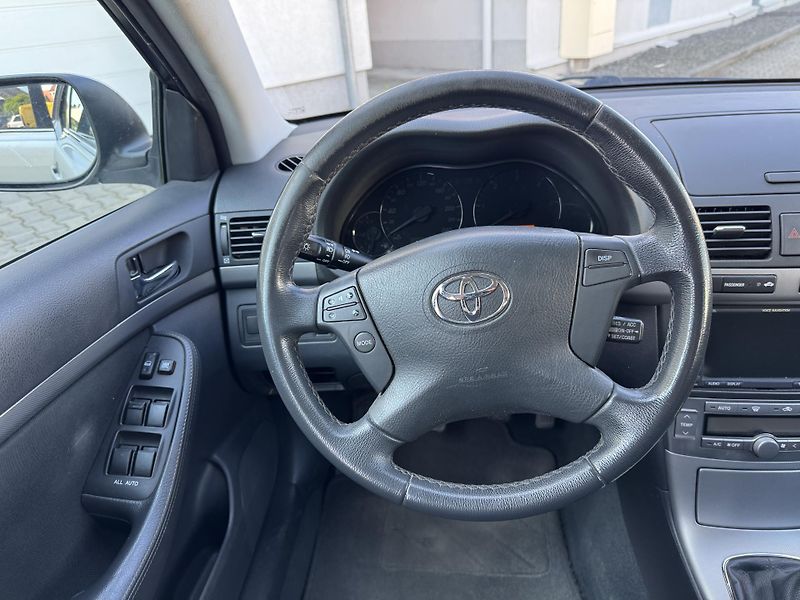 Toyota Avensis 2,0D-4D, ČR, 2.MAJ. - fotka 11 z 15